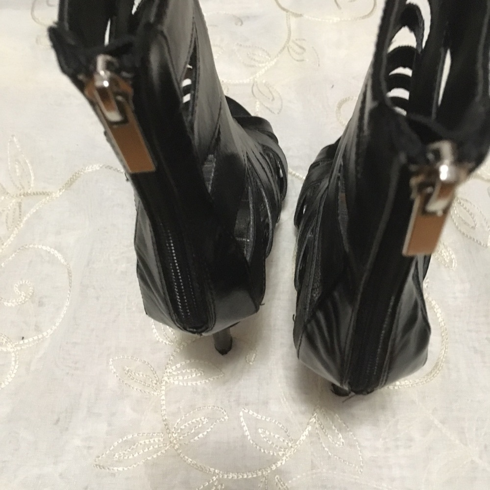 Shoes - Picture 4 of 5
